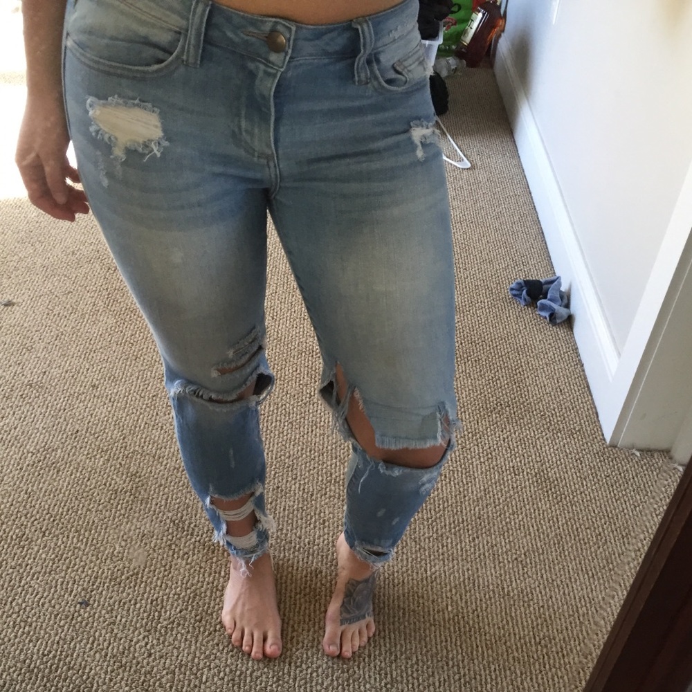 Distressed jeans - Picture 3 of 3